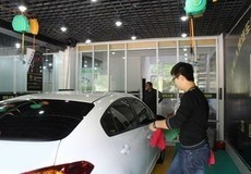 10元搶購超值車用玻璃水，高效去污護玻璃！